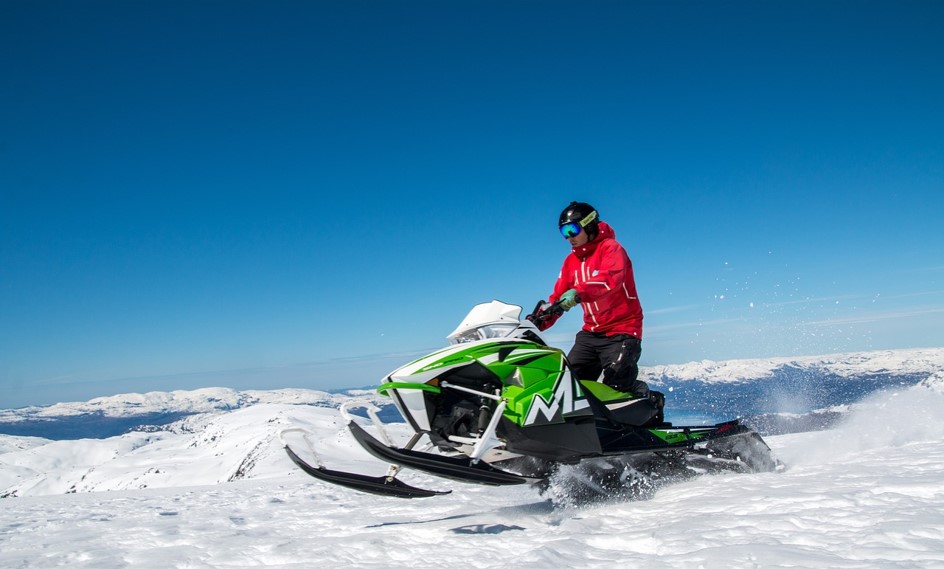 Snowmobiling in Vadsø